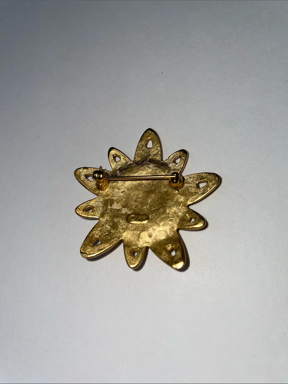 Vintage Anne Klein Gold Sun Face Brooch. - Picture 2 of 4